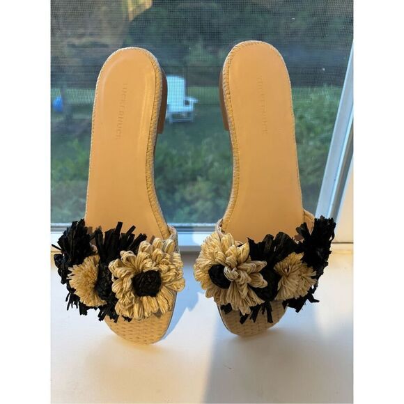 EUC TUCKERNUCK Flower Raffia Naomi Sandals, 7.5  $189 - Picture 3 of 7